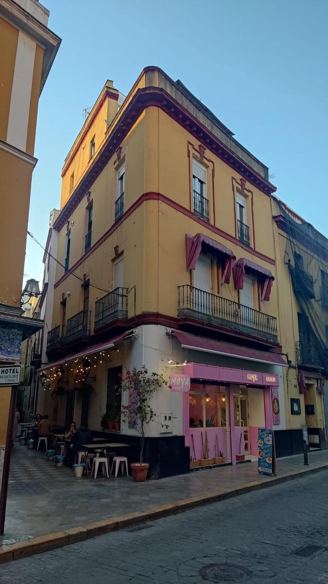 Homeyseville-Lovely Duplex At Santa Cruz 10 Pax, Parking Optional Bagian luar foto