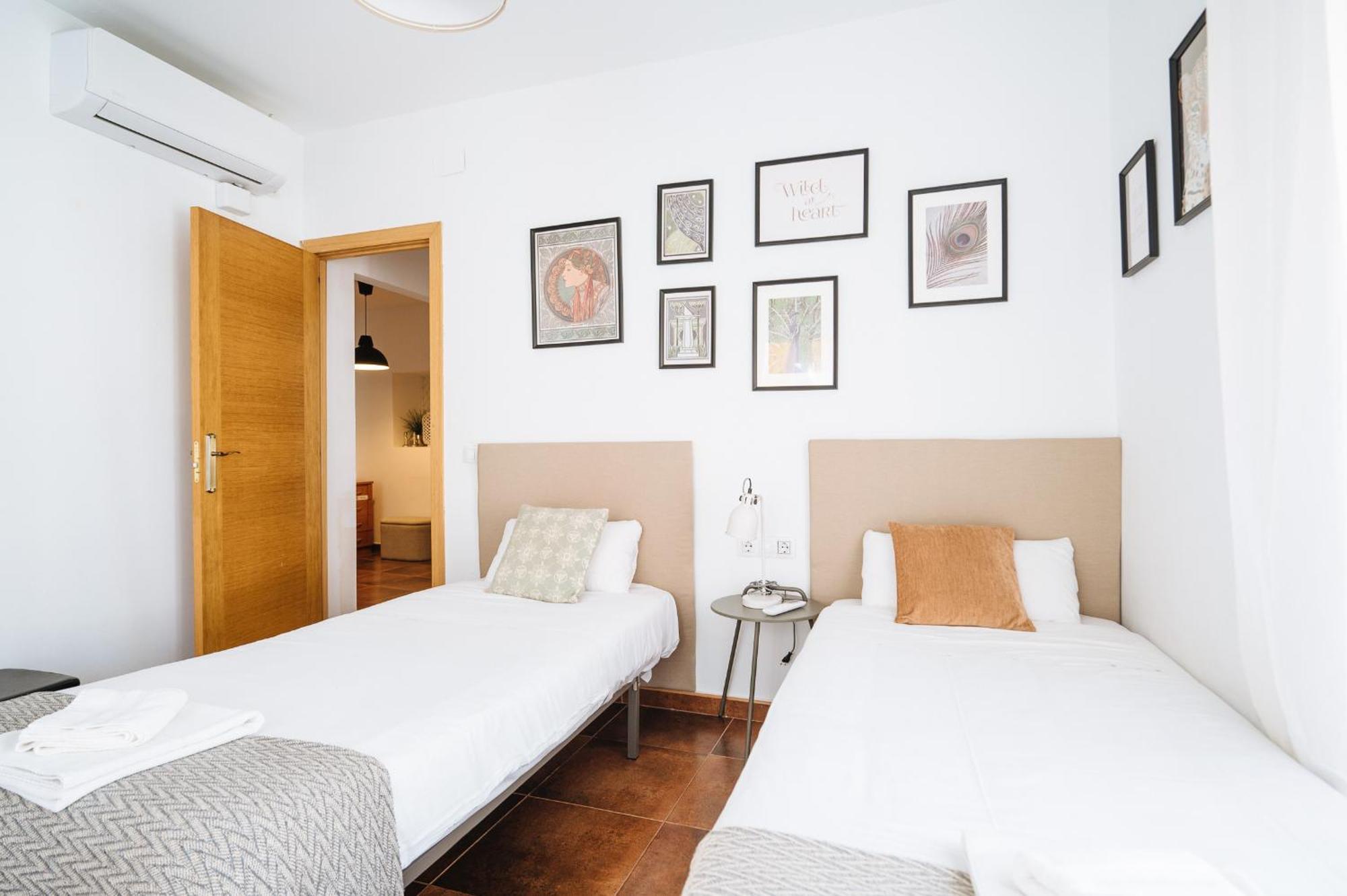 Homeyseville-Lovely Duplex At Santa Cruz 10 Pax, Parking Optional Bagian luar foto