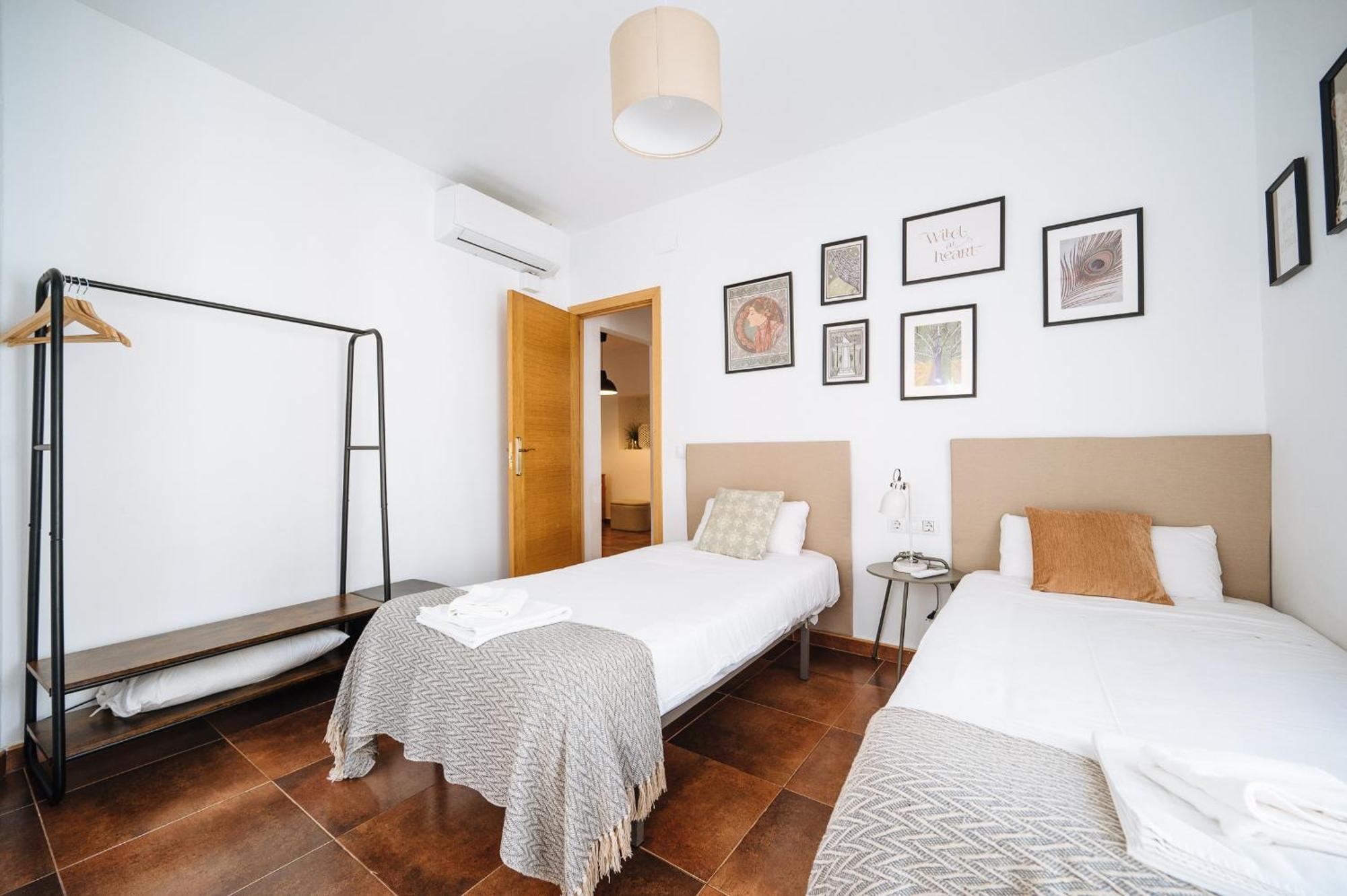 Homeyseville-Lovely Duplex At Santa Cruz 10 Pax, Parking Optional Bagian luar foto
