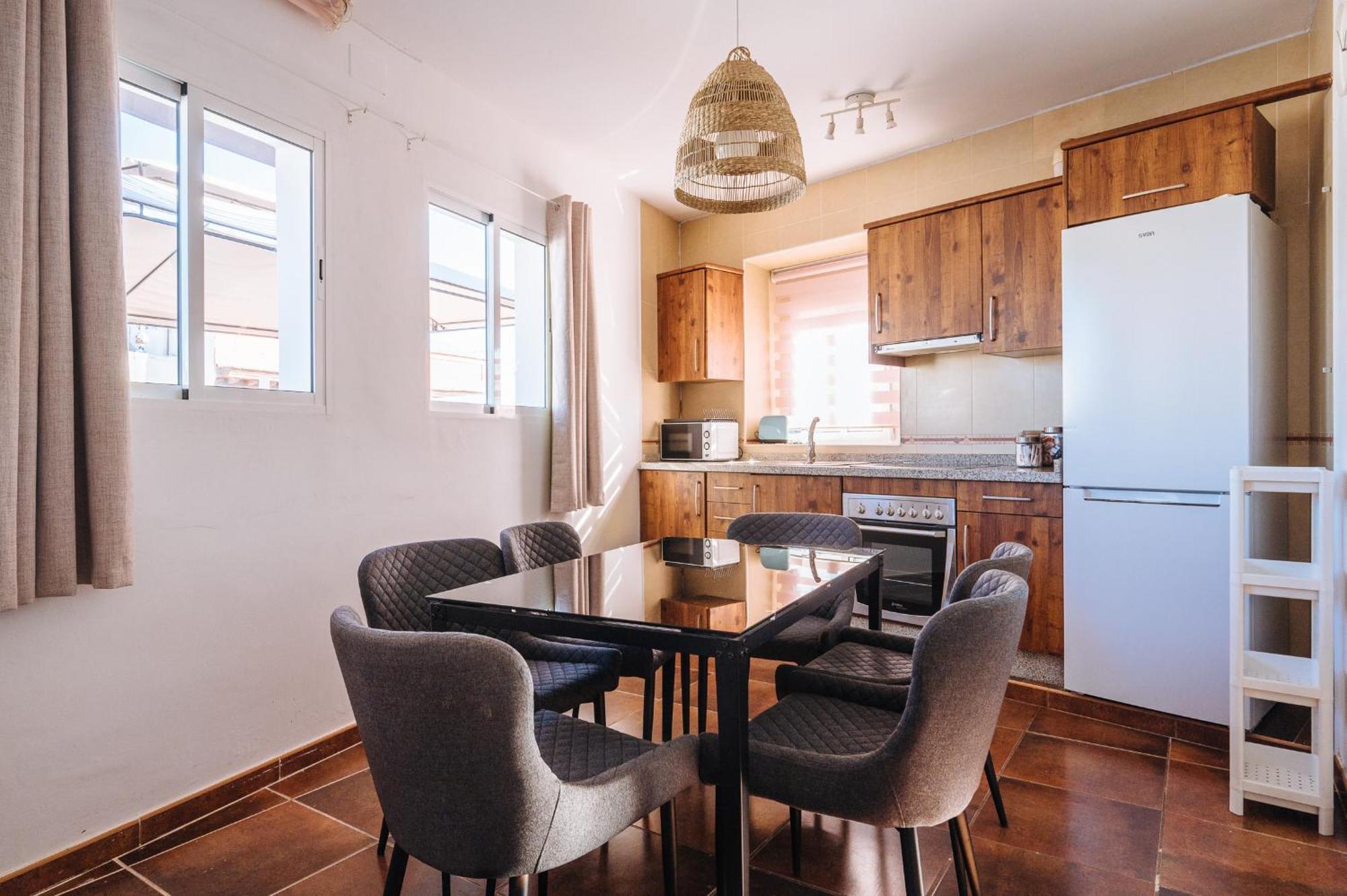 Homeyseville-Lovely Duplex At Santa Cruz 10 Pax, Parking Optional Bagian luar foto